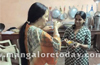 Mangalore: Shalini Rajaneesh visits girls� hostel, tastes sambaar